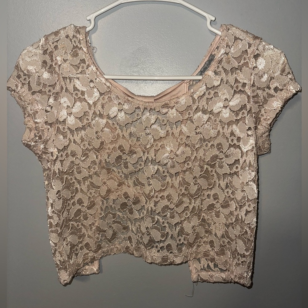 Cropped lace open back shirt